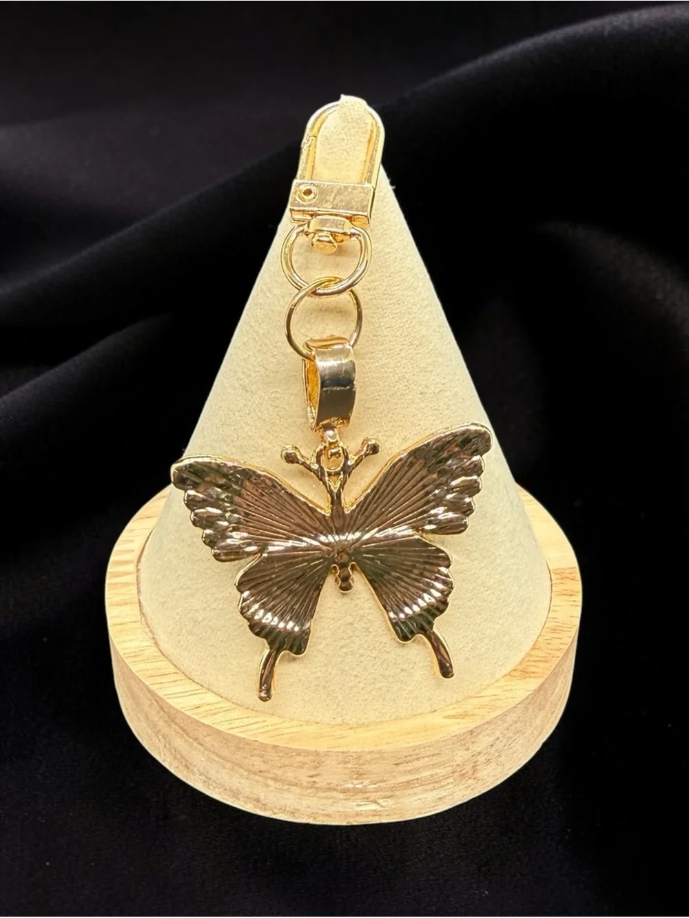 🦋Gold-Tone Crystal Butterfly Keychain/Bag Charm/NWOT🦋